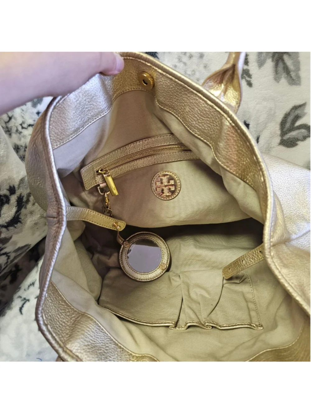 Tory Burch Amanda Classic Tote – Metallic Gold Pebbled Leather